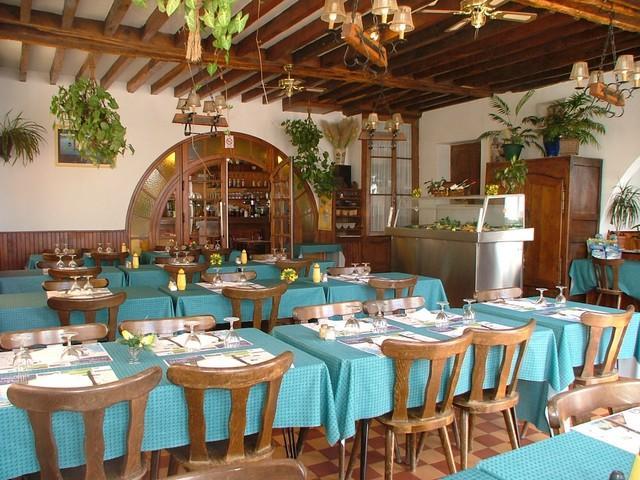 Hotel De La Place Germigny-des-Prés Eksteriør bilde