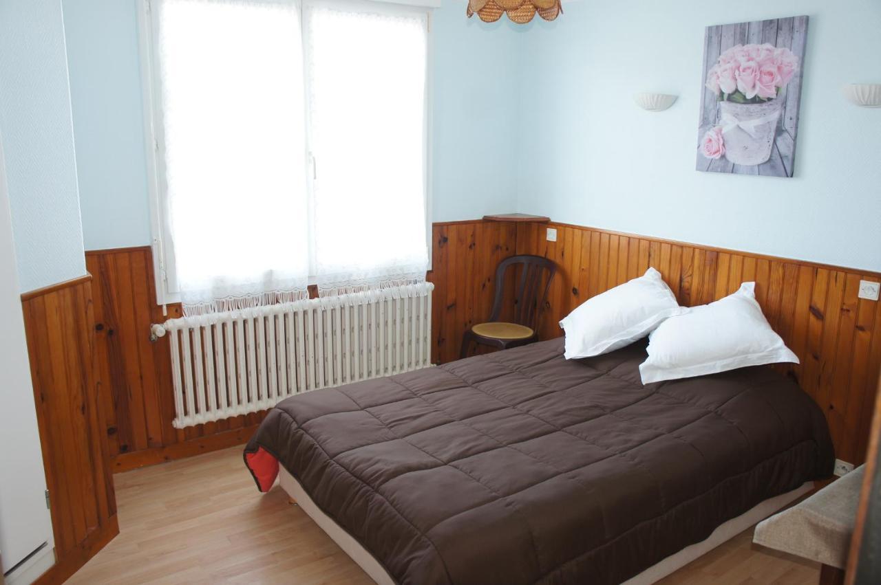 Hotel De La Place Germigny-des-Prés Eksteriør bilde